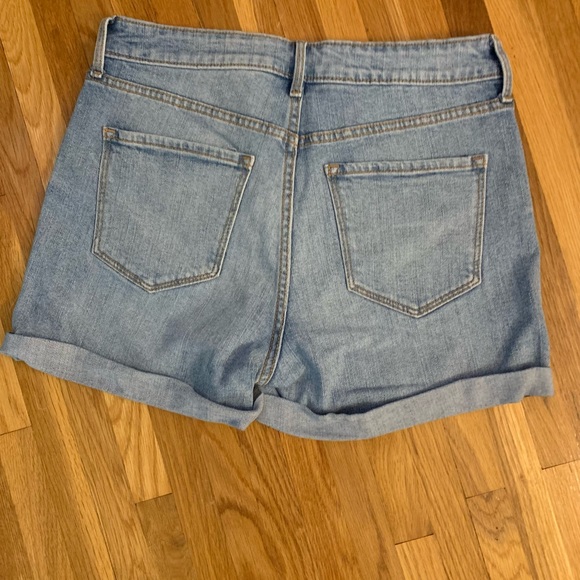 Old navy jean shorts - Picture 2 of 4